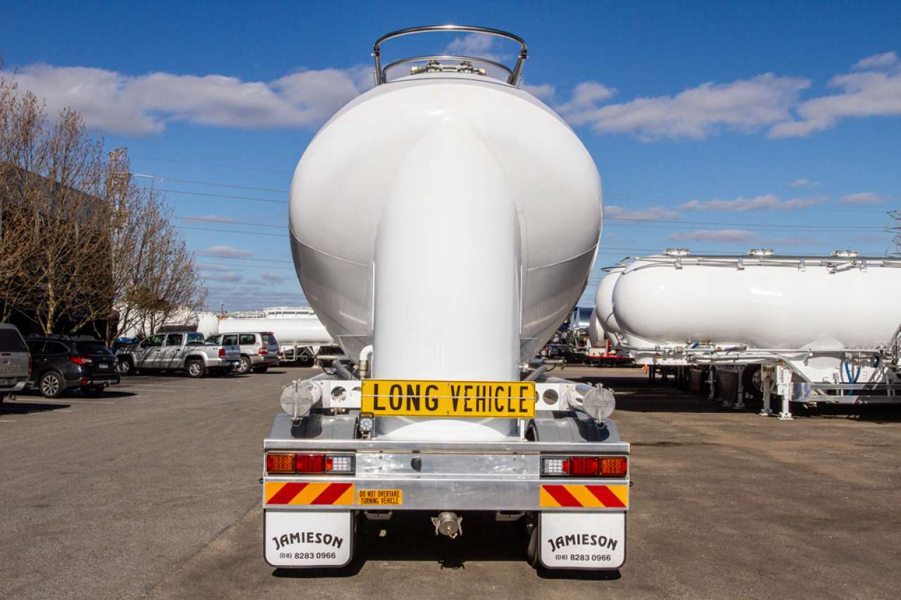 Pneumatic / Dry Bulk Tanker - Lightweight Steel - B-double Combination ...