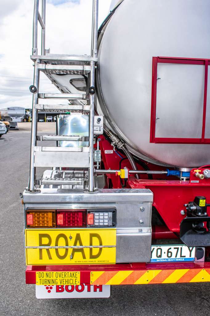 Chemical Tanker Compartment Stainless Steel Tri Axle Various Capacities